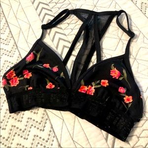 Victoria’s Secret pink and black petite rose razorback sports gym to swim bra